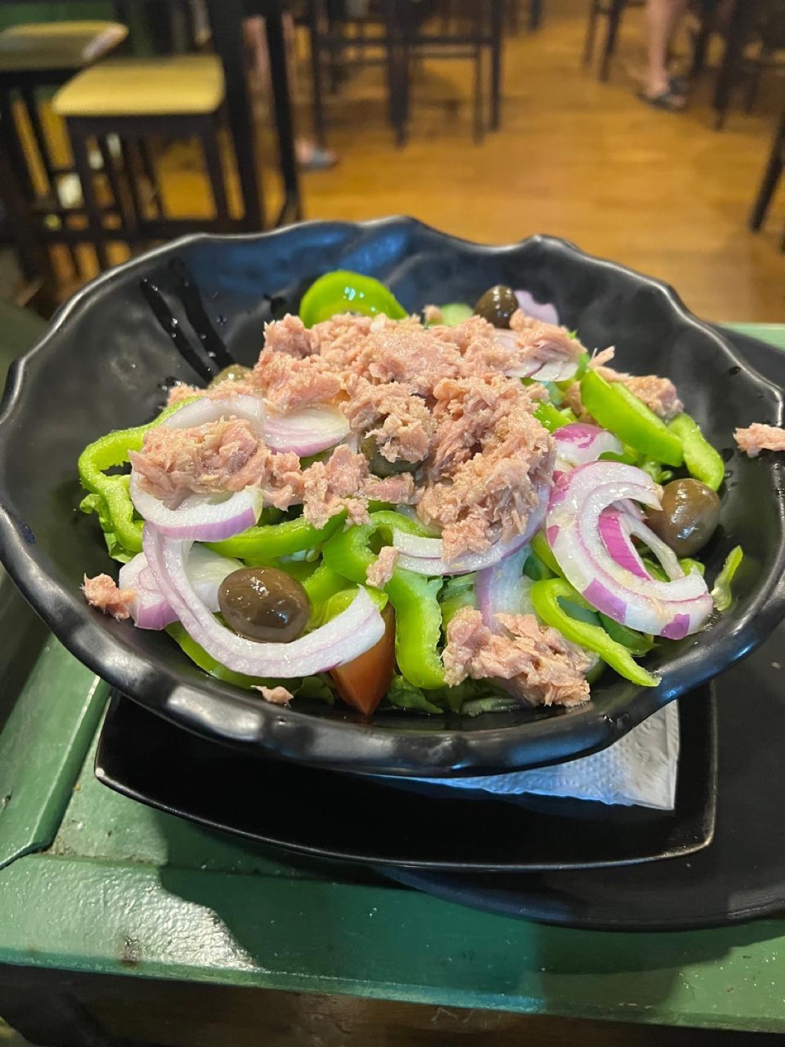 Tuna salad with green peppers, red onion and olives